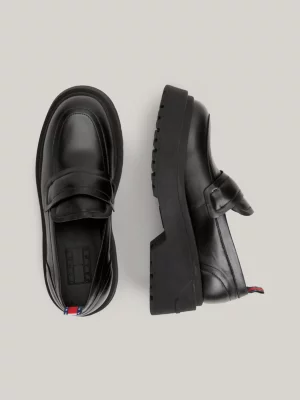 Mocassins de couro robustos com travas