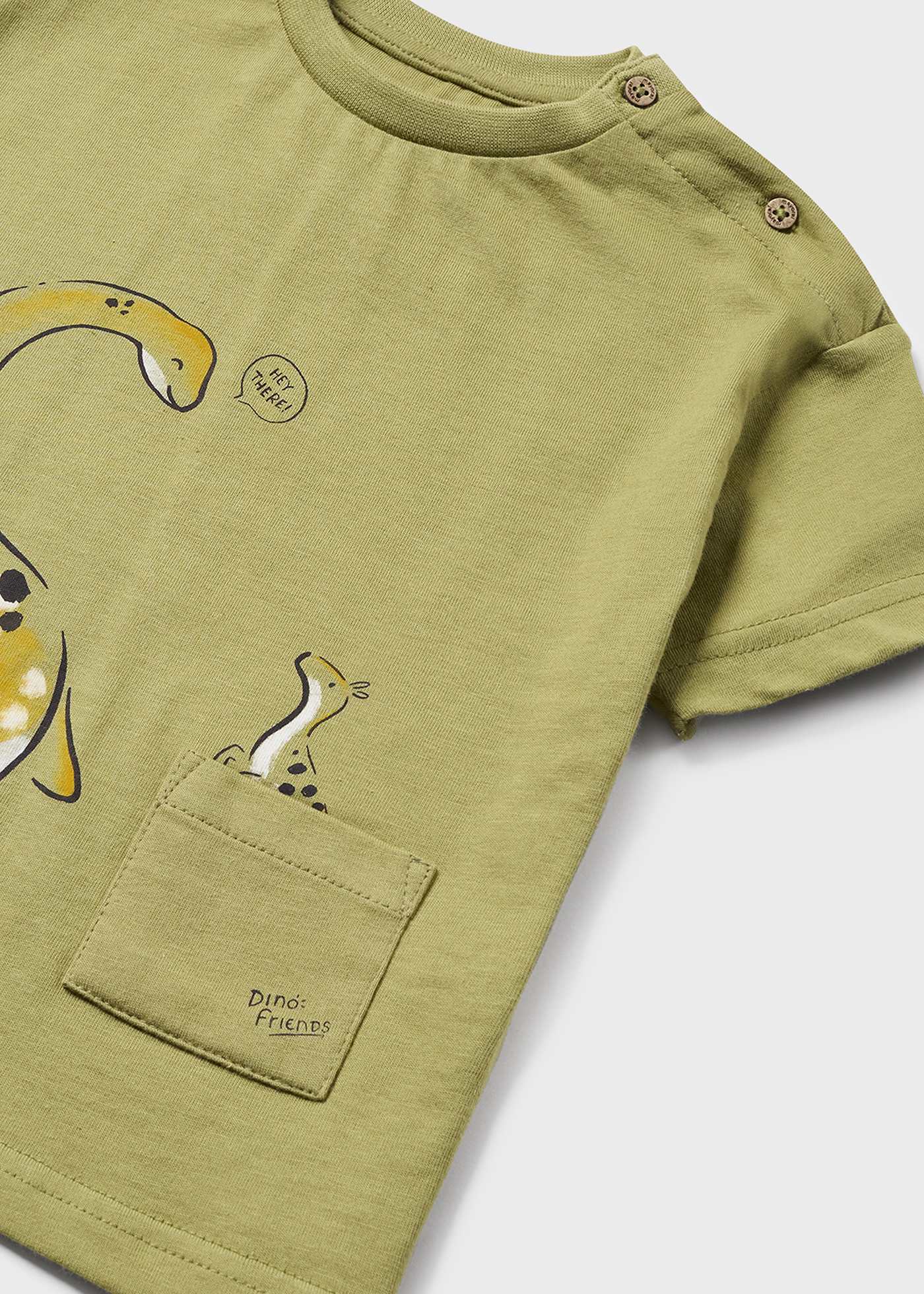 Camiseta infantil com estampa feita em algodão sustentável.