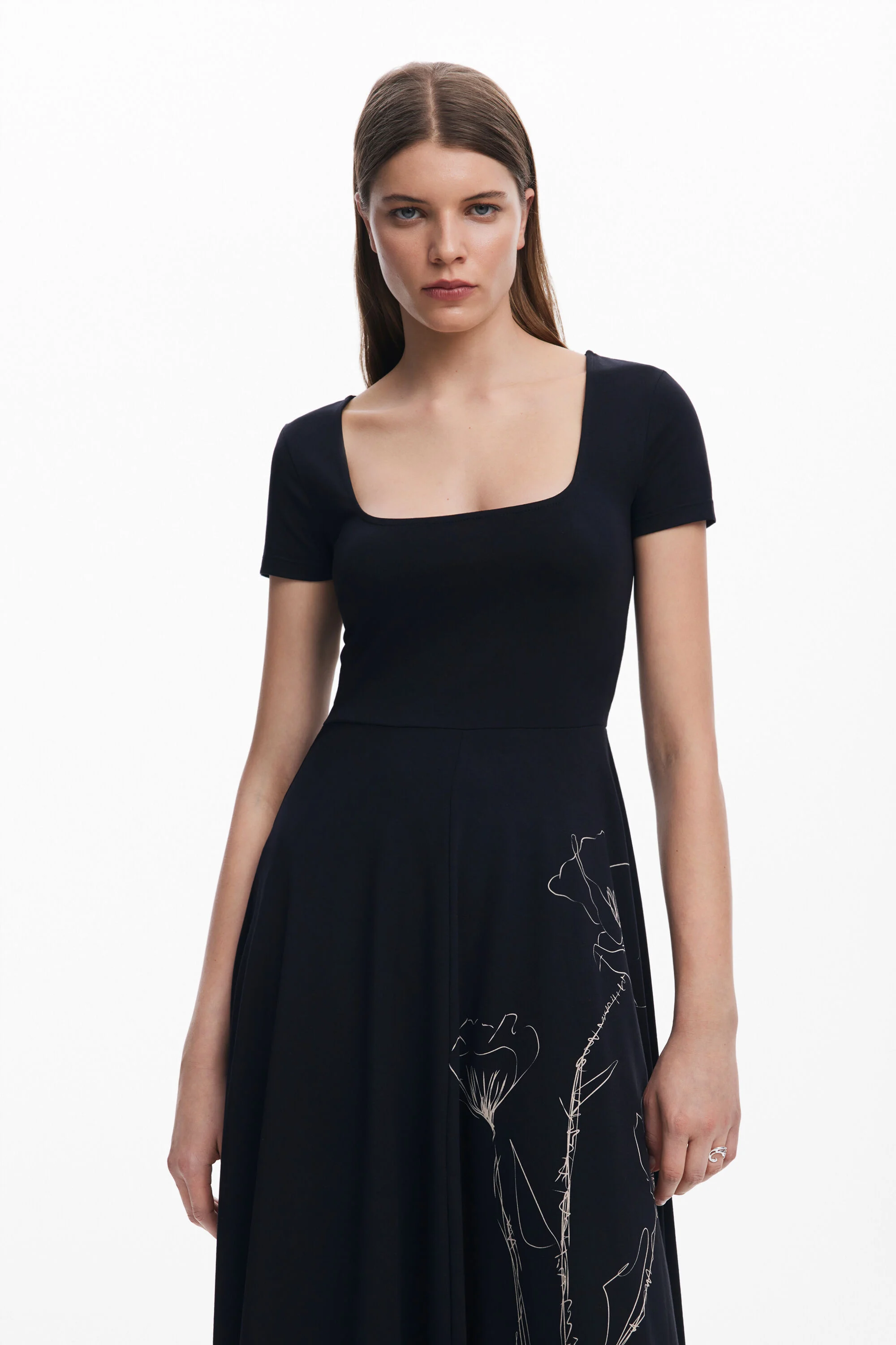 Vestido midi decotado