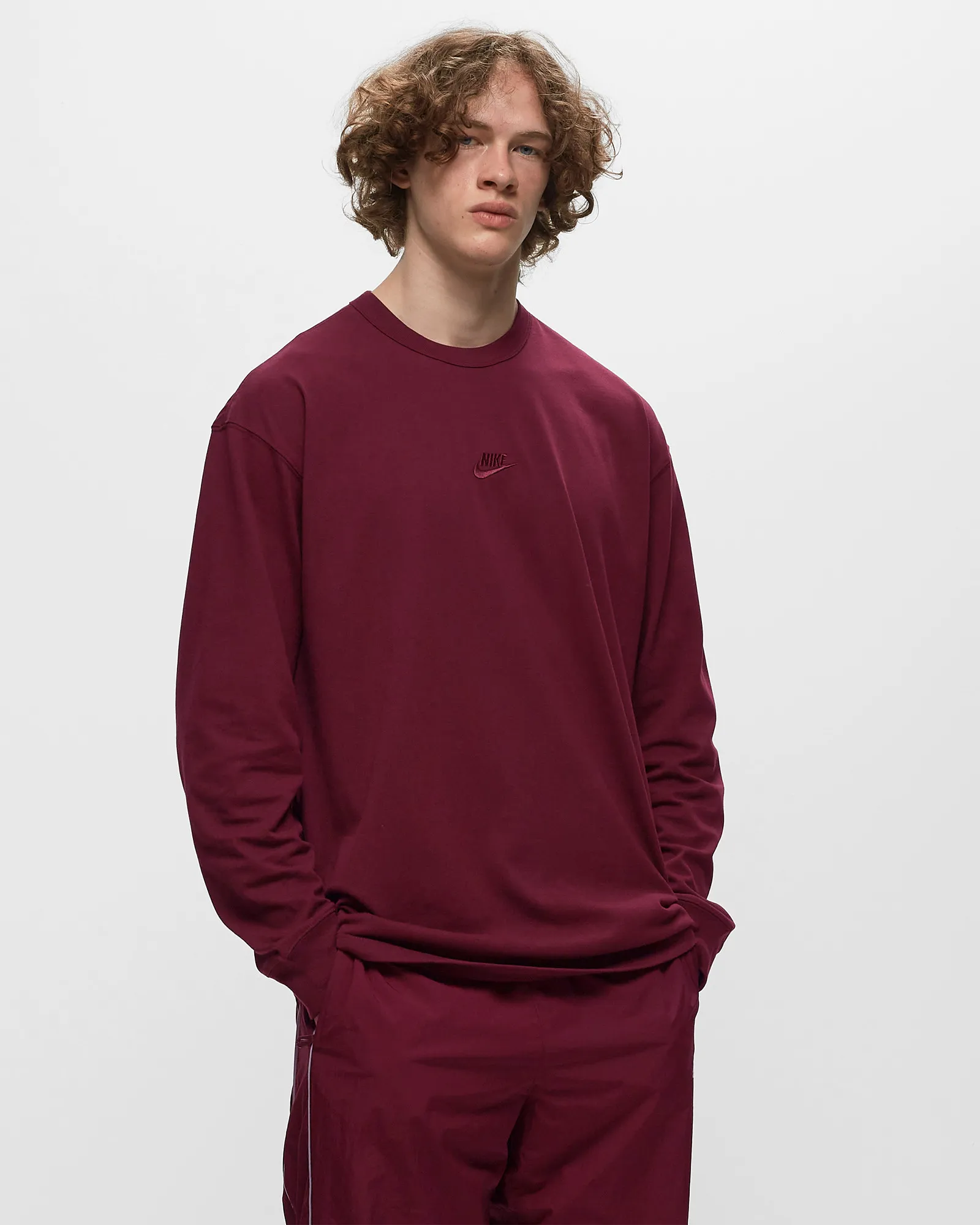 Nike Nike Premium Essentials Longsleeve Tee