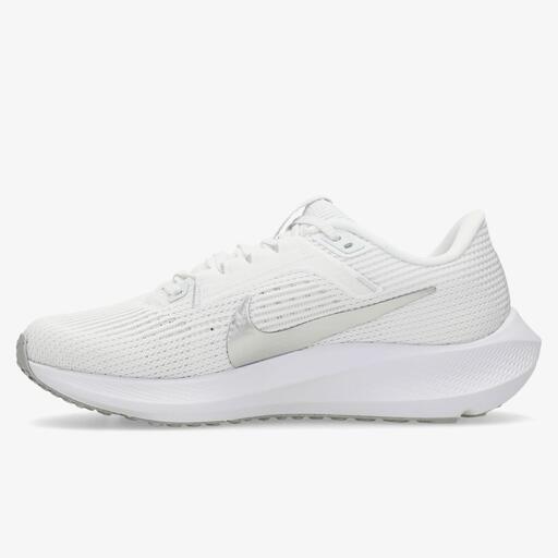 Nike Pegasus 40