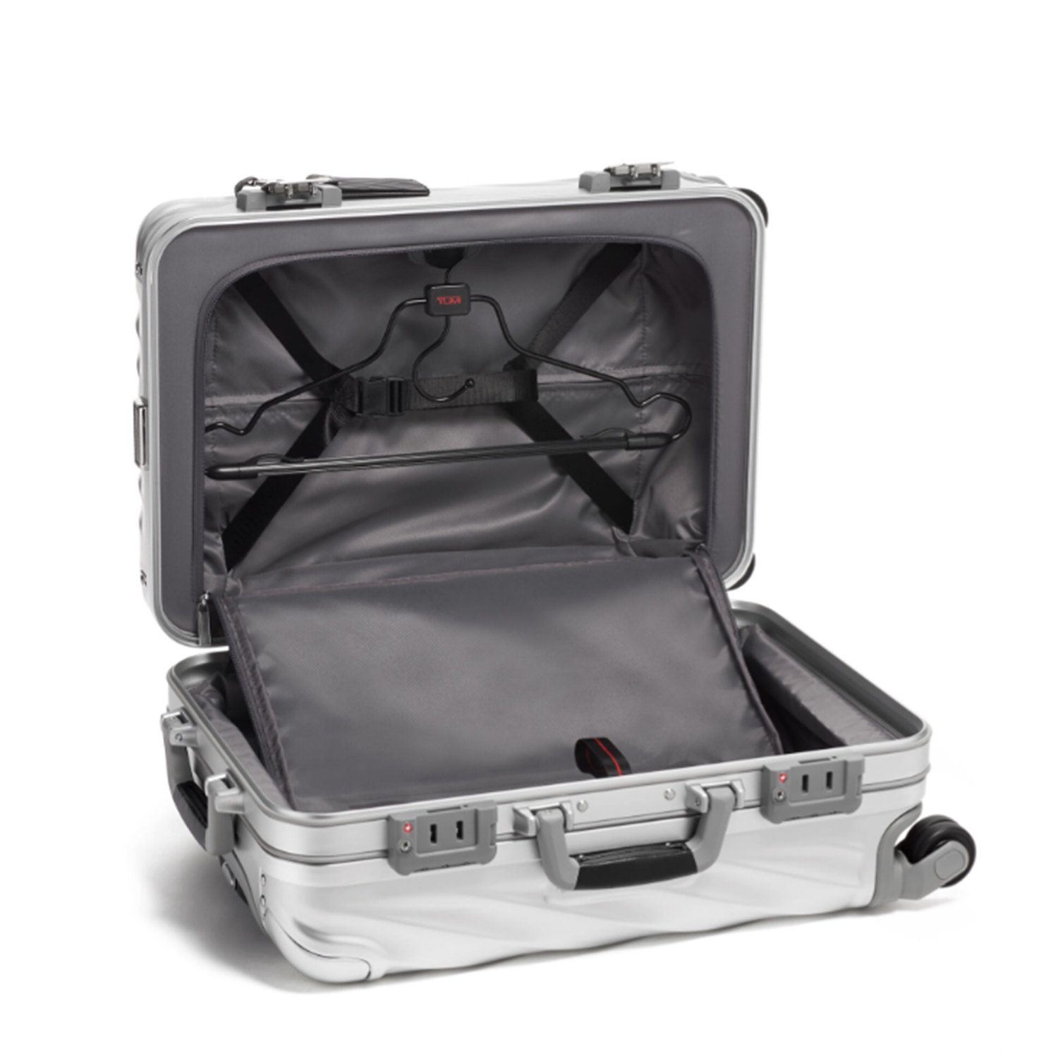 Tumi 19 Degree Aluminium International Expandable Carry-On silver