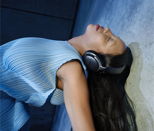 QuietComfort Ultra Kabellose Wireless Bluetooth Over-Ear-Kopfhörer Headset mit Active Noise Cancelling (ANC) (880066-0100) - Schwarz