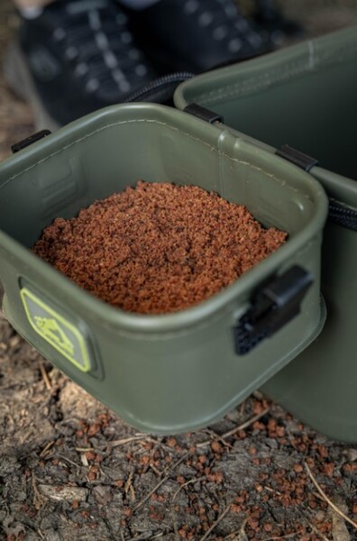 Sac à Appâts Korum EVA Solid Bait Station 8L (avec 2 Plateaux)