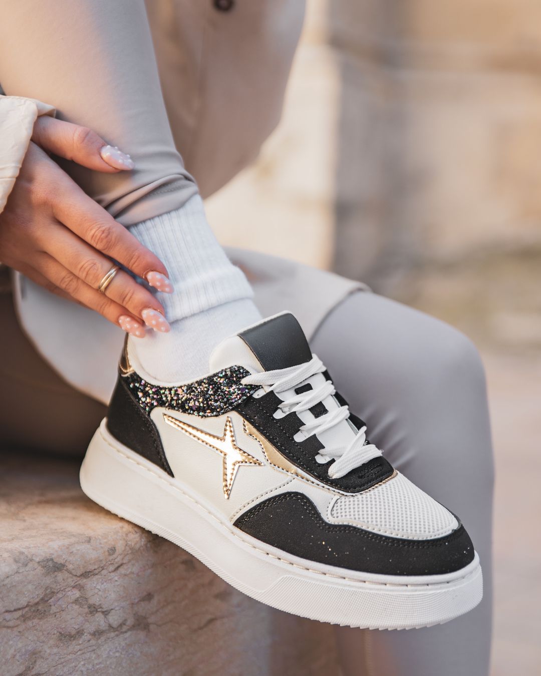 Basket femme noire à lacets - Nattie