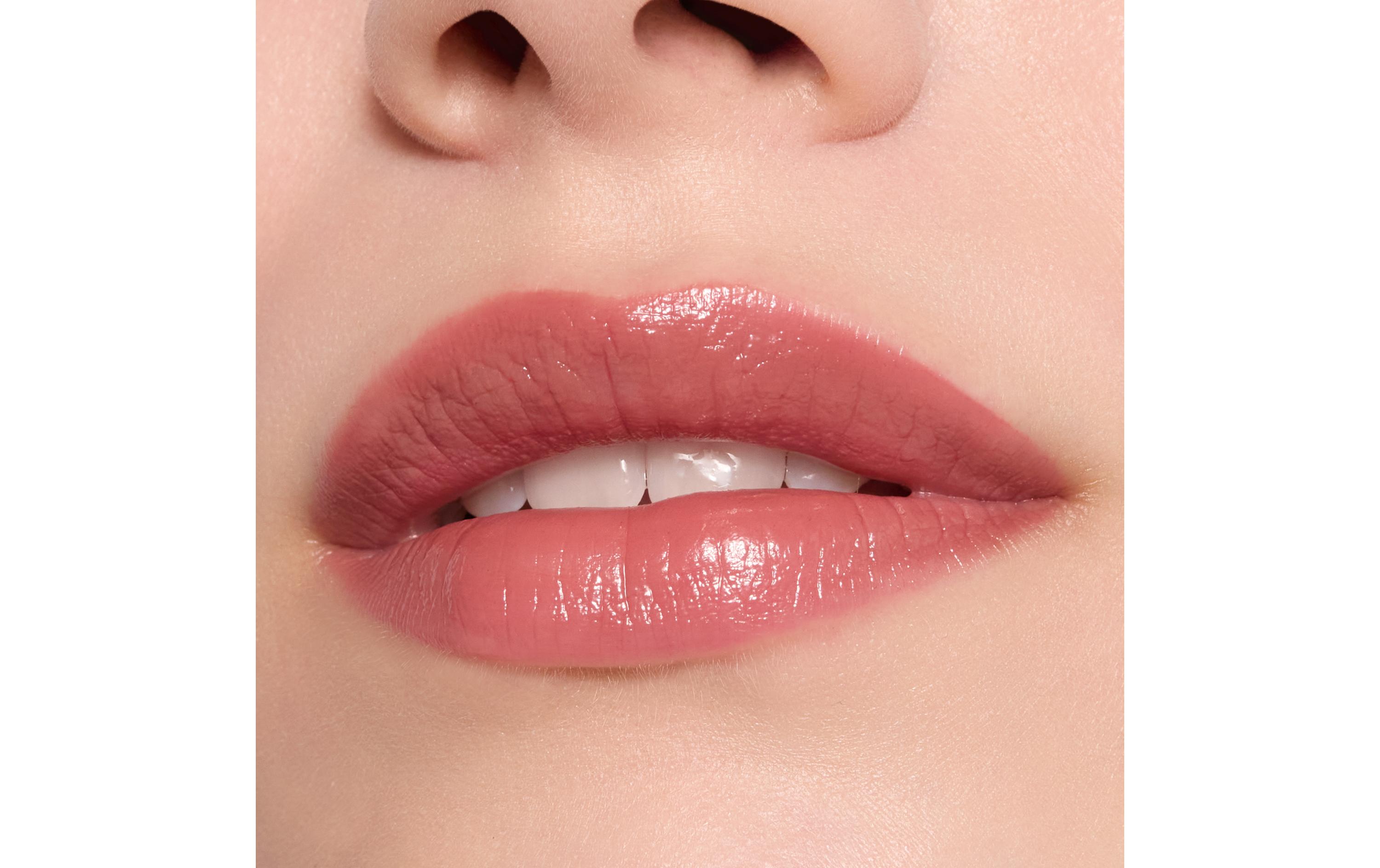 Lip Gloss Care In Colours 060 Half Baked CookiesFarbiger Lippenbalsam in einem tiefen Roselholz-Ton für glänzende und mit Feuchtigkeit versorgte Lippen