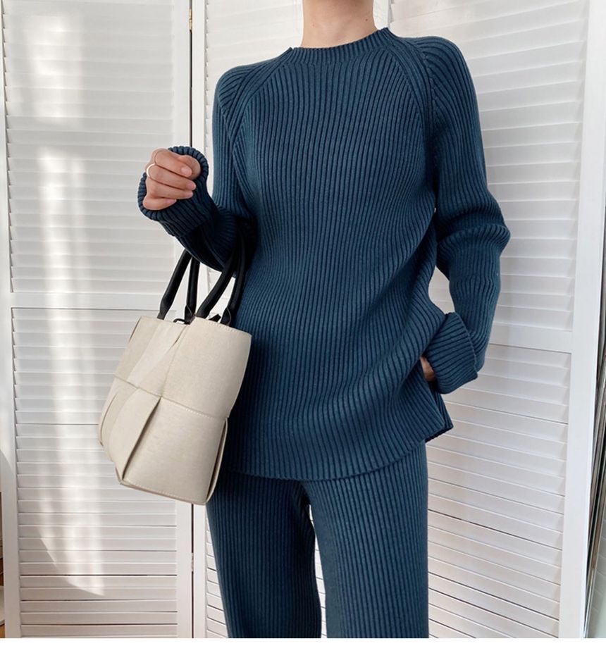 Rorah - Set: Mock Neck Plain Slit Ribbed Trui + Elastische Taille Breibroek met Wijde Pijpen