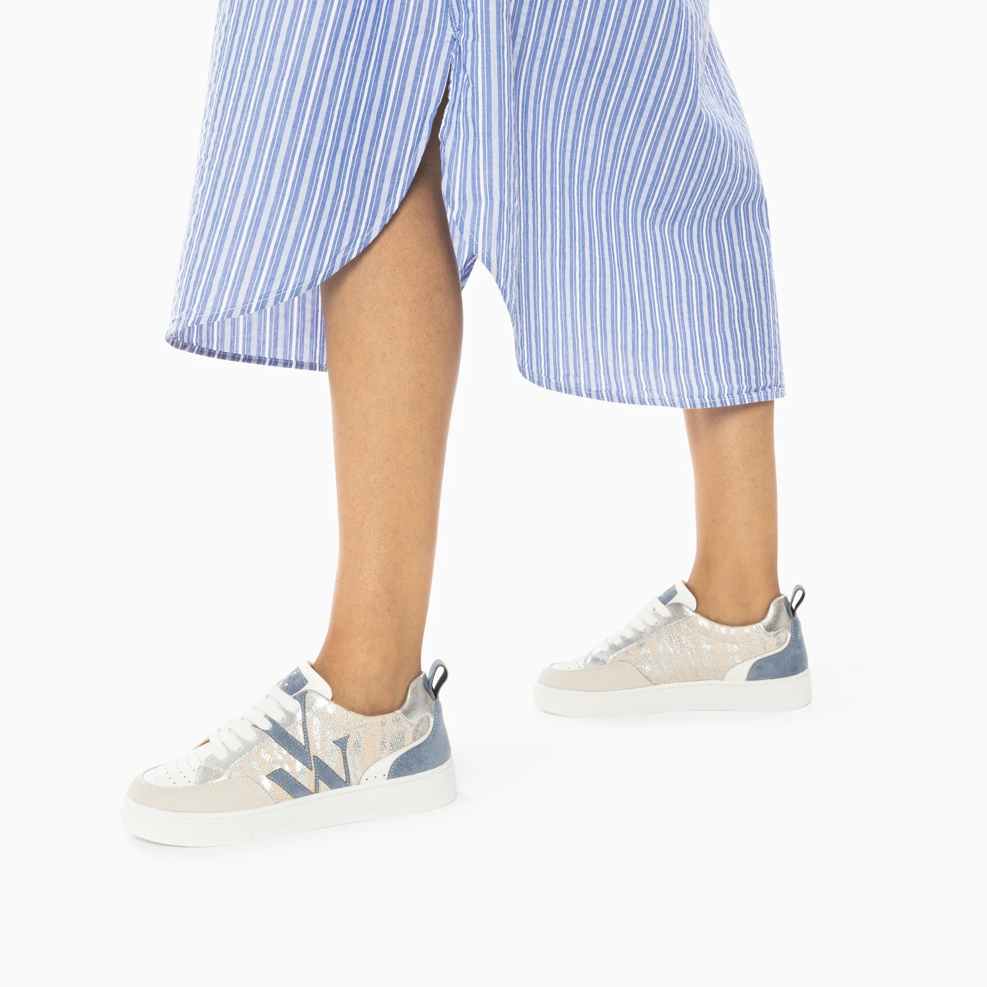 Sneakers-Baskets monogramme Joyce argent zébré et bleu-gris