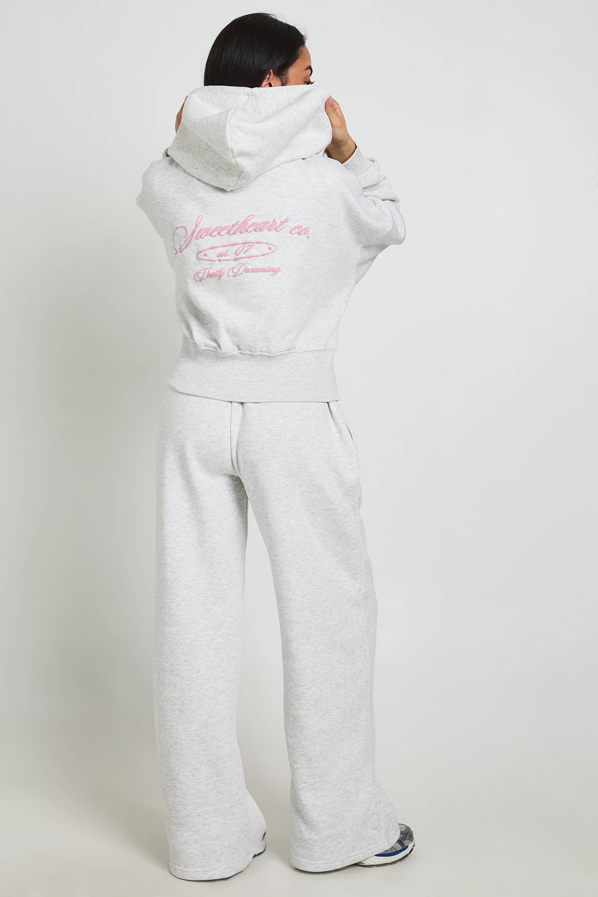 boohoo Ensemble De Survêtement Sweat À Casynthétiqueche Ajusté Zippé Et Jogger Imprimé Cœurs