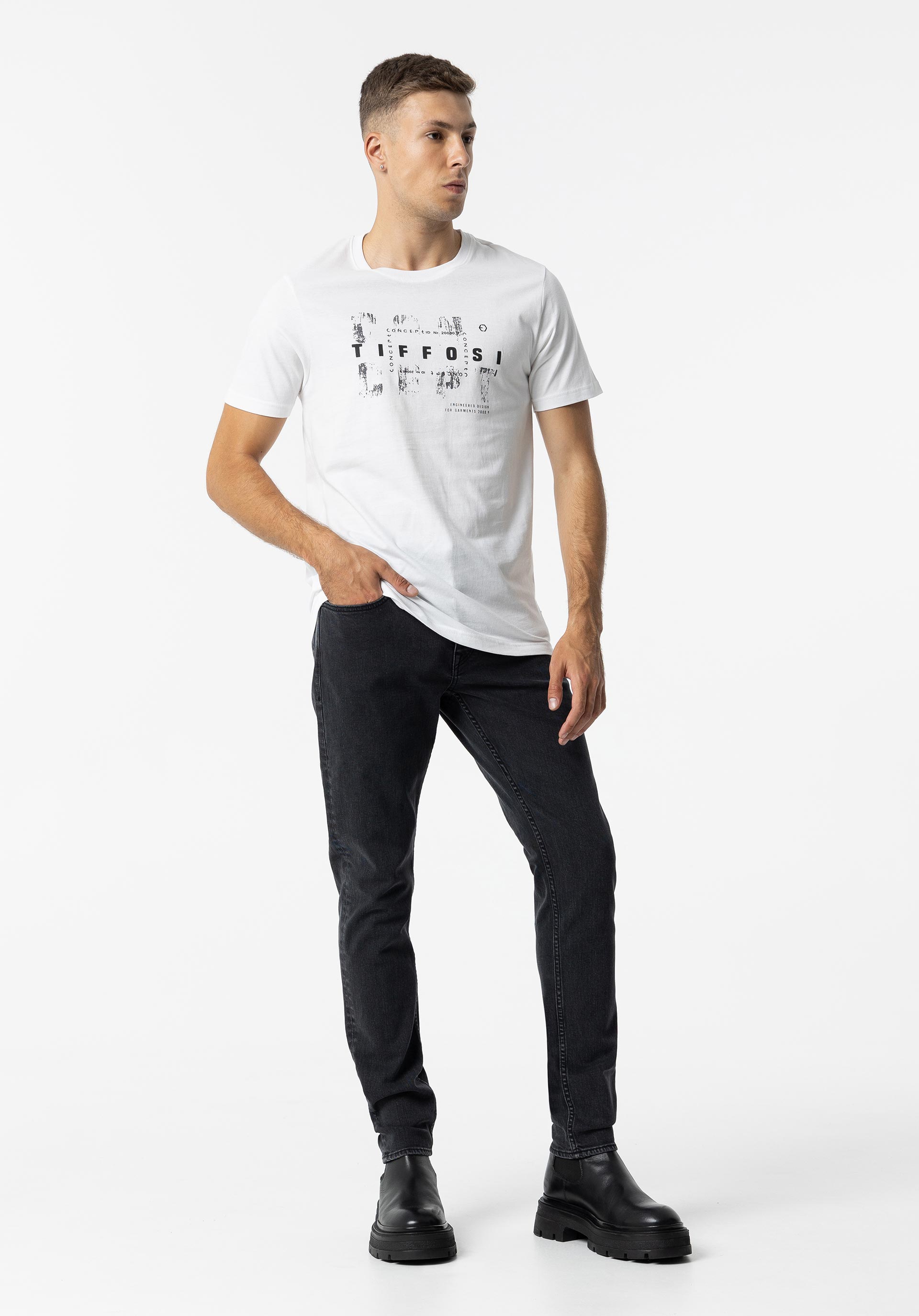 T-shirt Estampado Frontal com Relevo