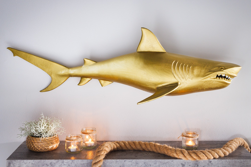 Maritime Wanddekoration HAI 105cm gold rechts Metall handmade Haifisch Design Skulptur