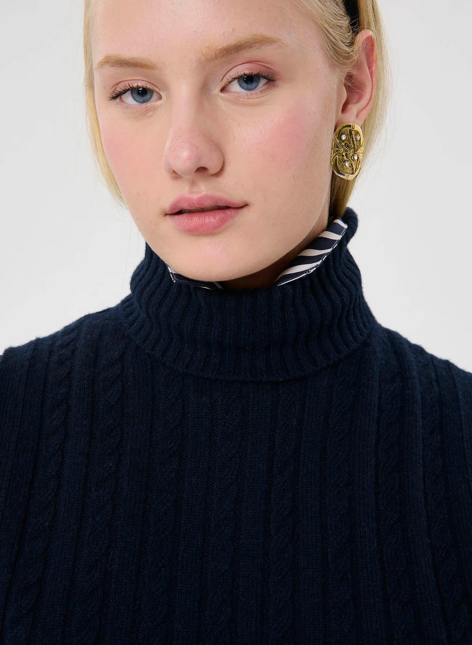 ANGÈLE -Plastron col roulé en laine | Bleu