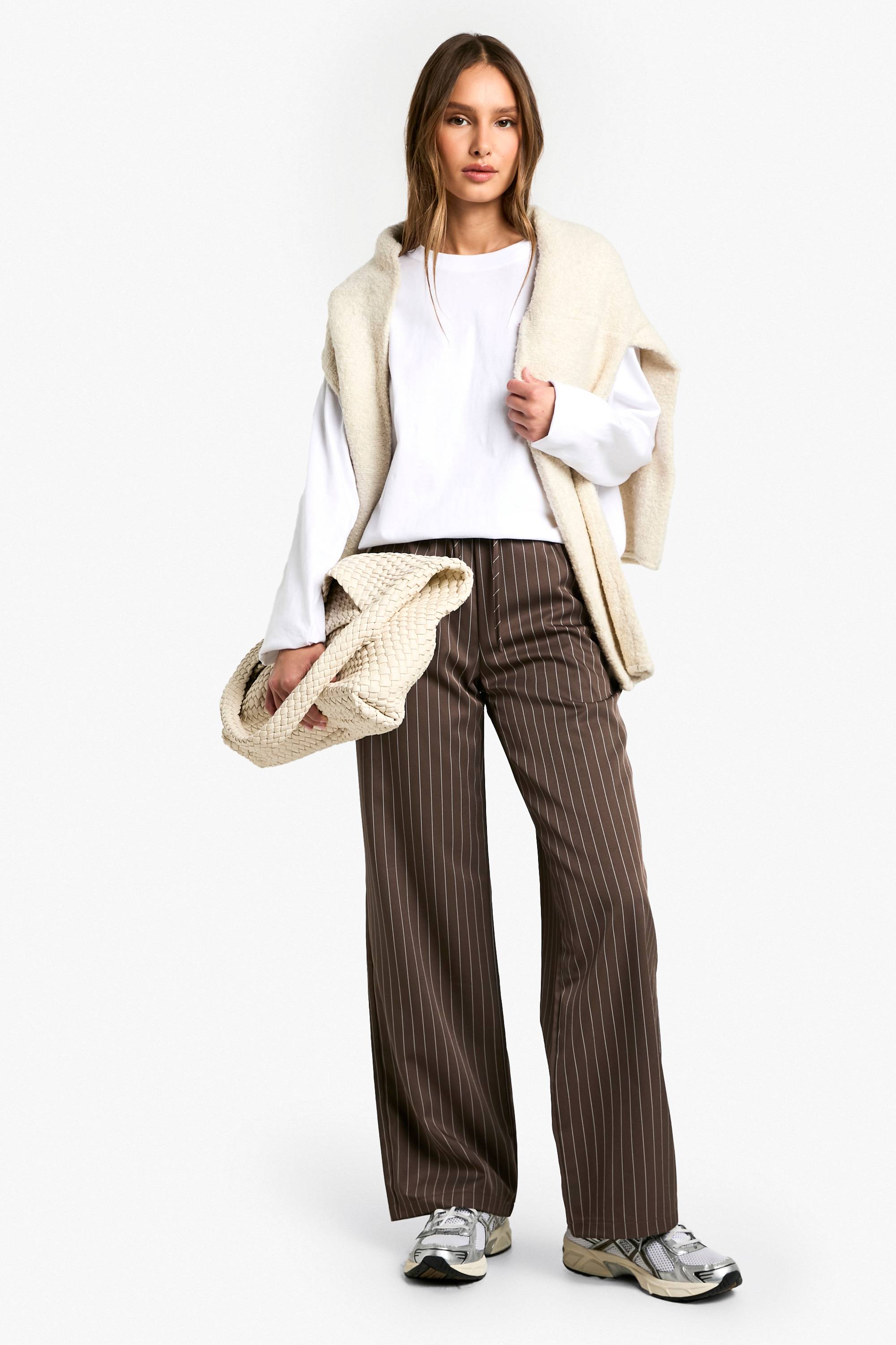 boohoo Pantalon à fines rayures à taille avec cordon de serrage