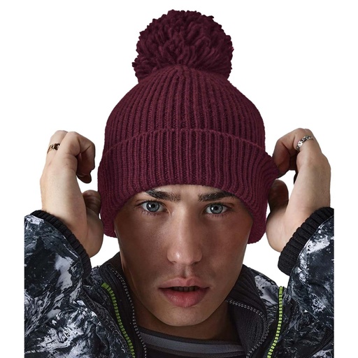 Gorro de malha Beechfield Engineered com pompom
