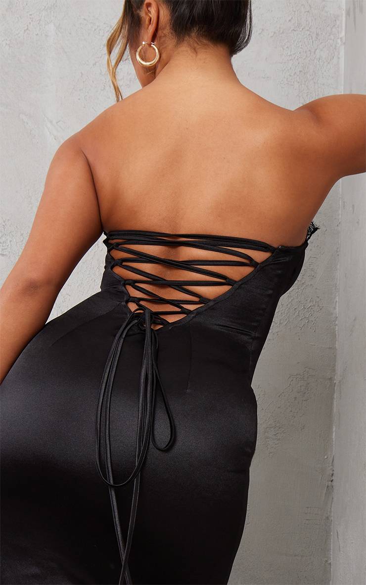 Noir Robe Longue Moulante En Satin Avec Finitions En Dentelle Et Dos Noué