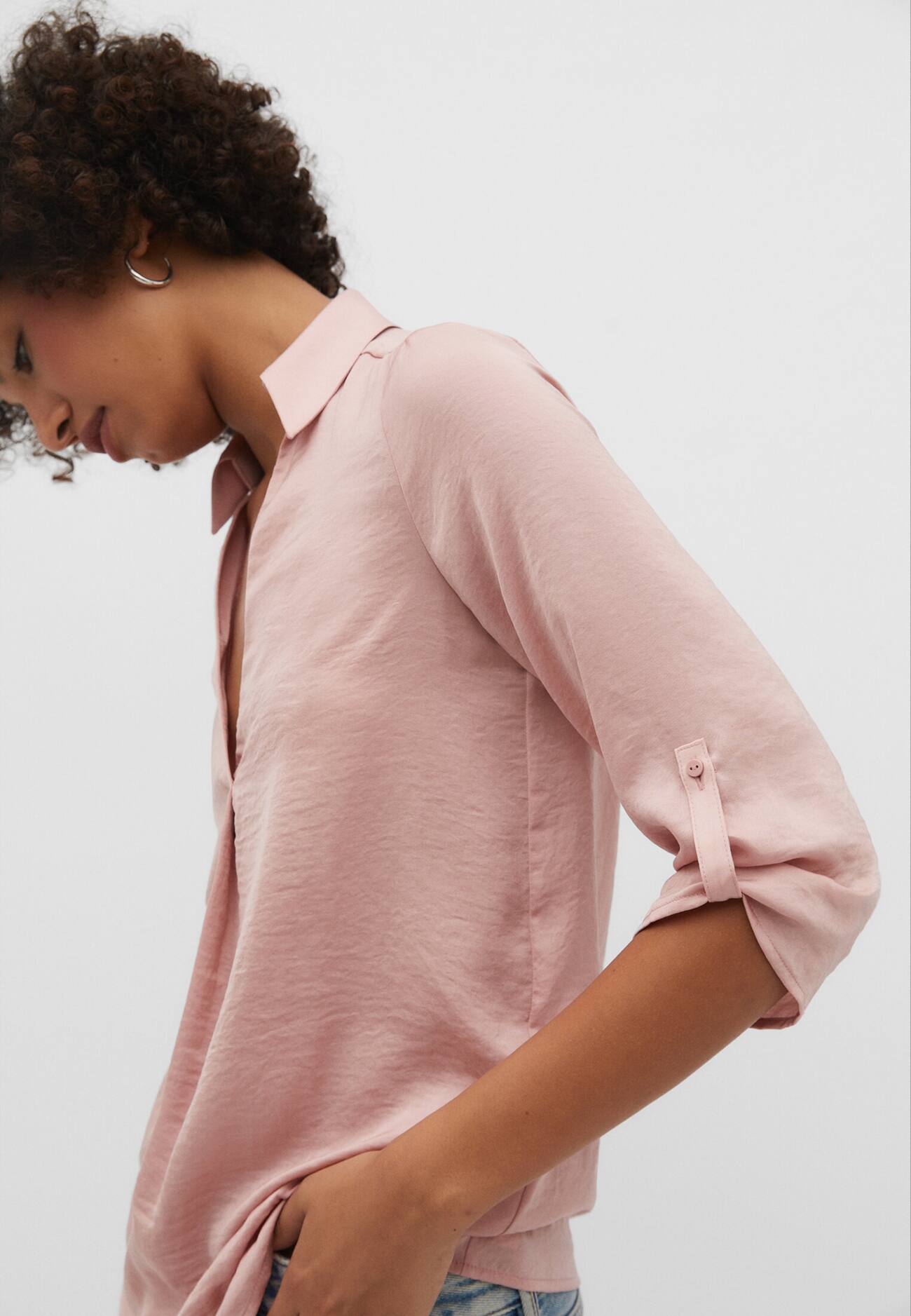 Blusa de cetim fluida