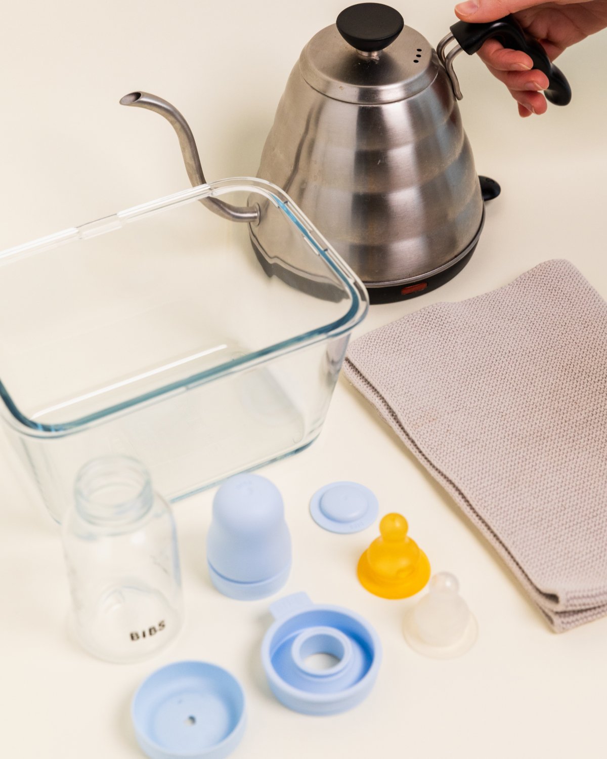BIBS Tåteflaske i Glass med silikonbunn | Komplett Sett – 120ml