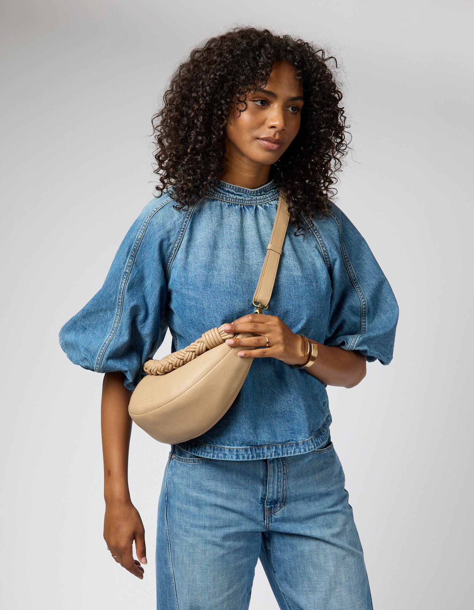 Leo Twisted Handle - Sand Soft Grain Leather