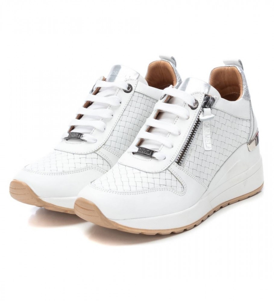 Tênis Carmela em couro branco 160756 - Salto plataforma de 7 cm -