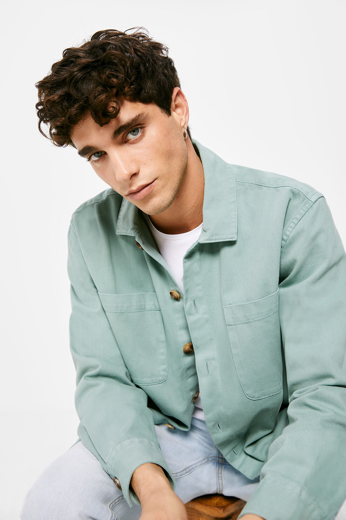 Cor da sobrecamisa: verde