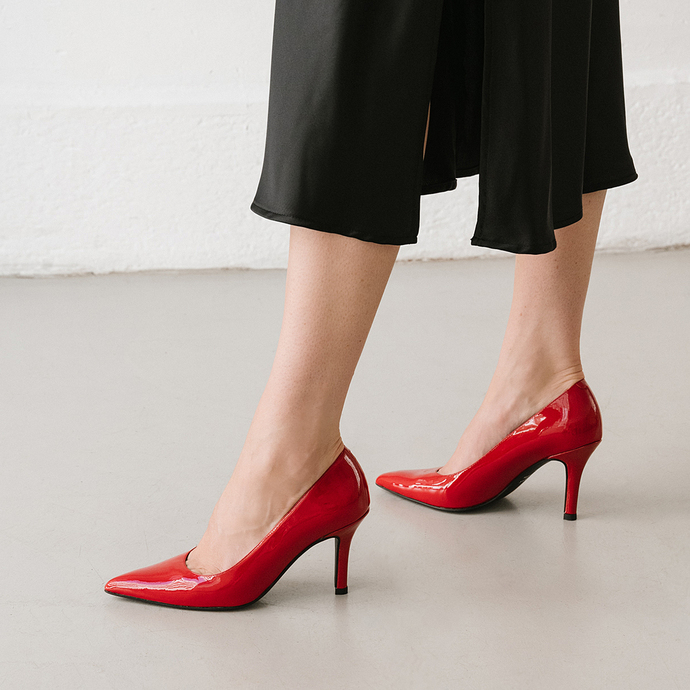 Escarpins à bouts pointus  en cuir vernis rouge