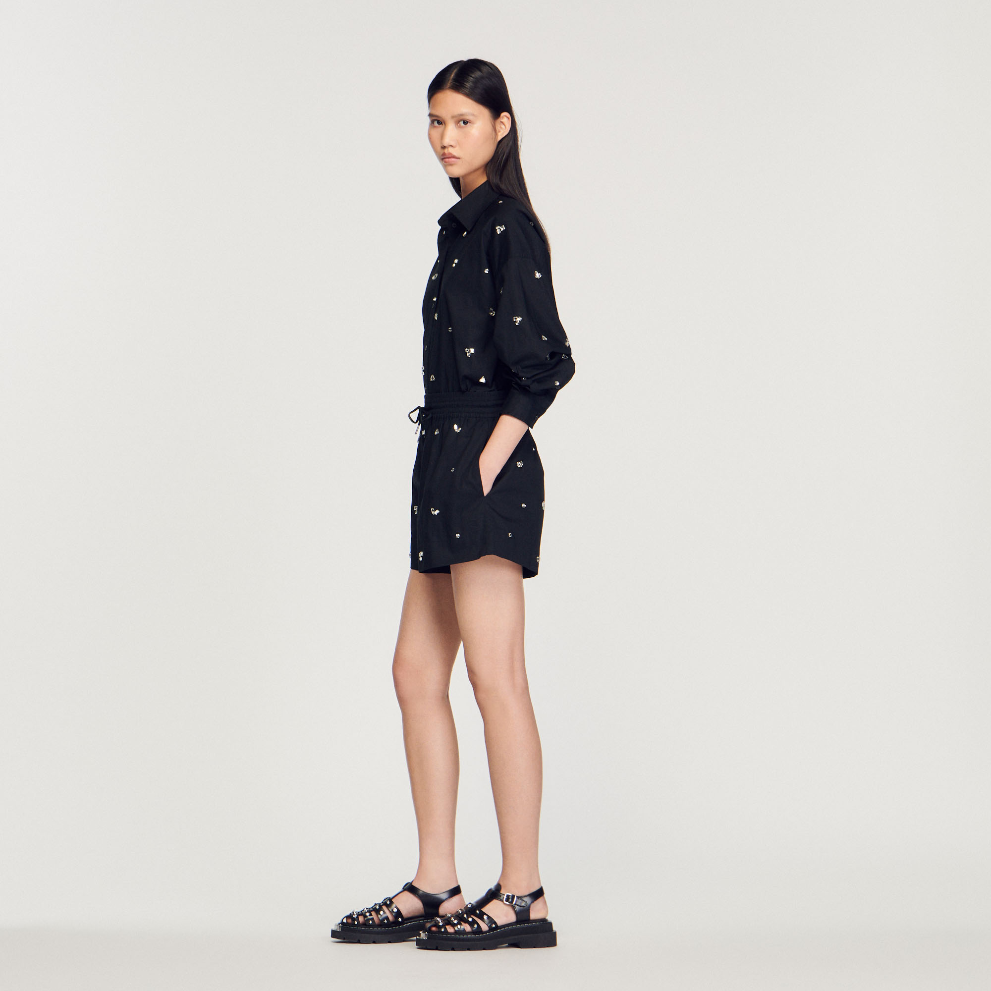 Short orne de strass brodes á la main
