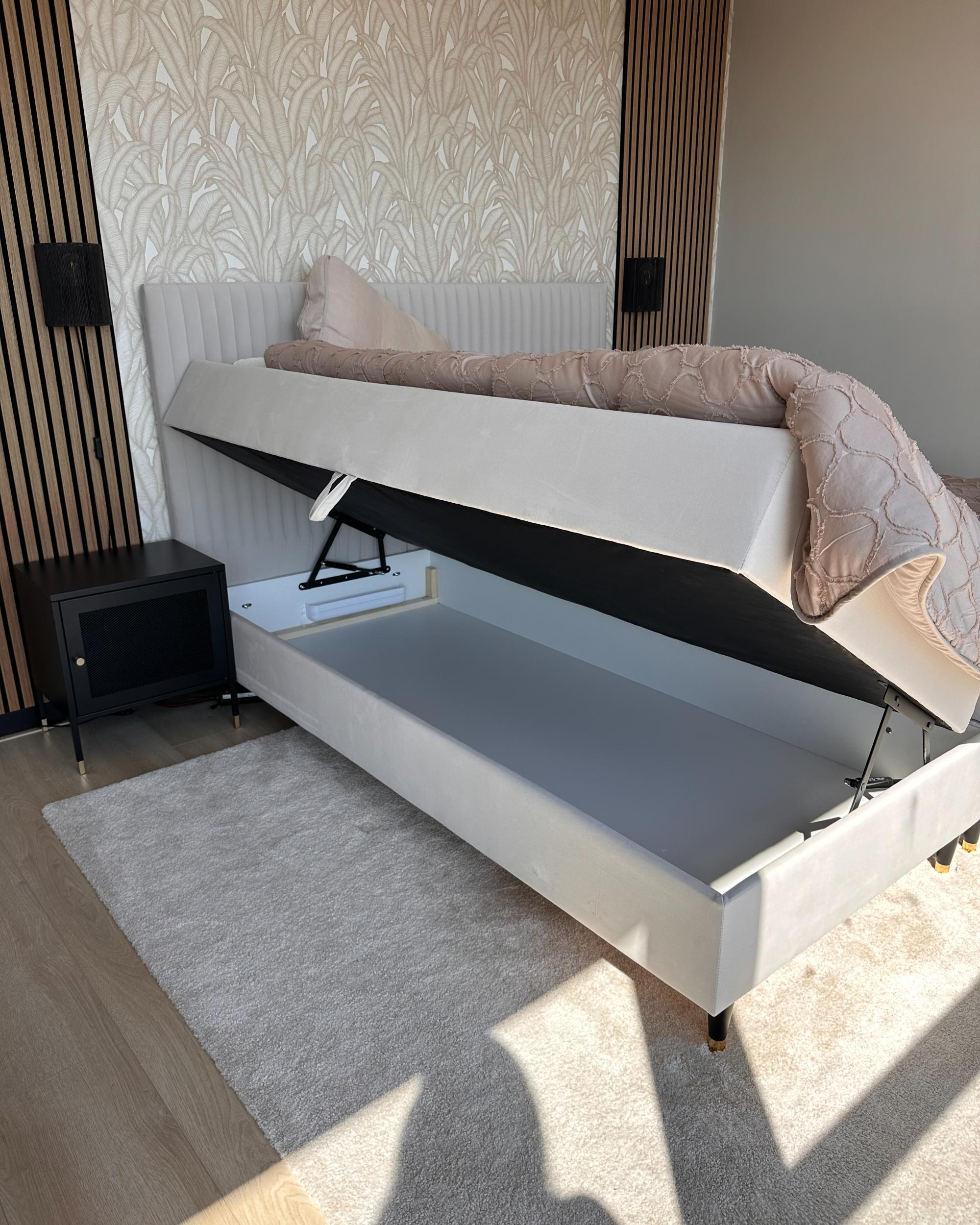 Boxspring met opbergruimte Fluweel DAME 180 x 200 cm Gebroken wit