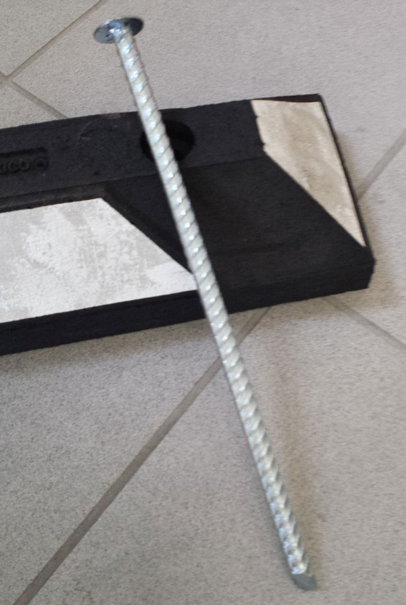 UVV 2 x 36 cm inrijbouten voor het bevestigen van WIELparkeerstops (o.a.) parkeervakafzettingen