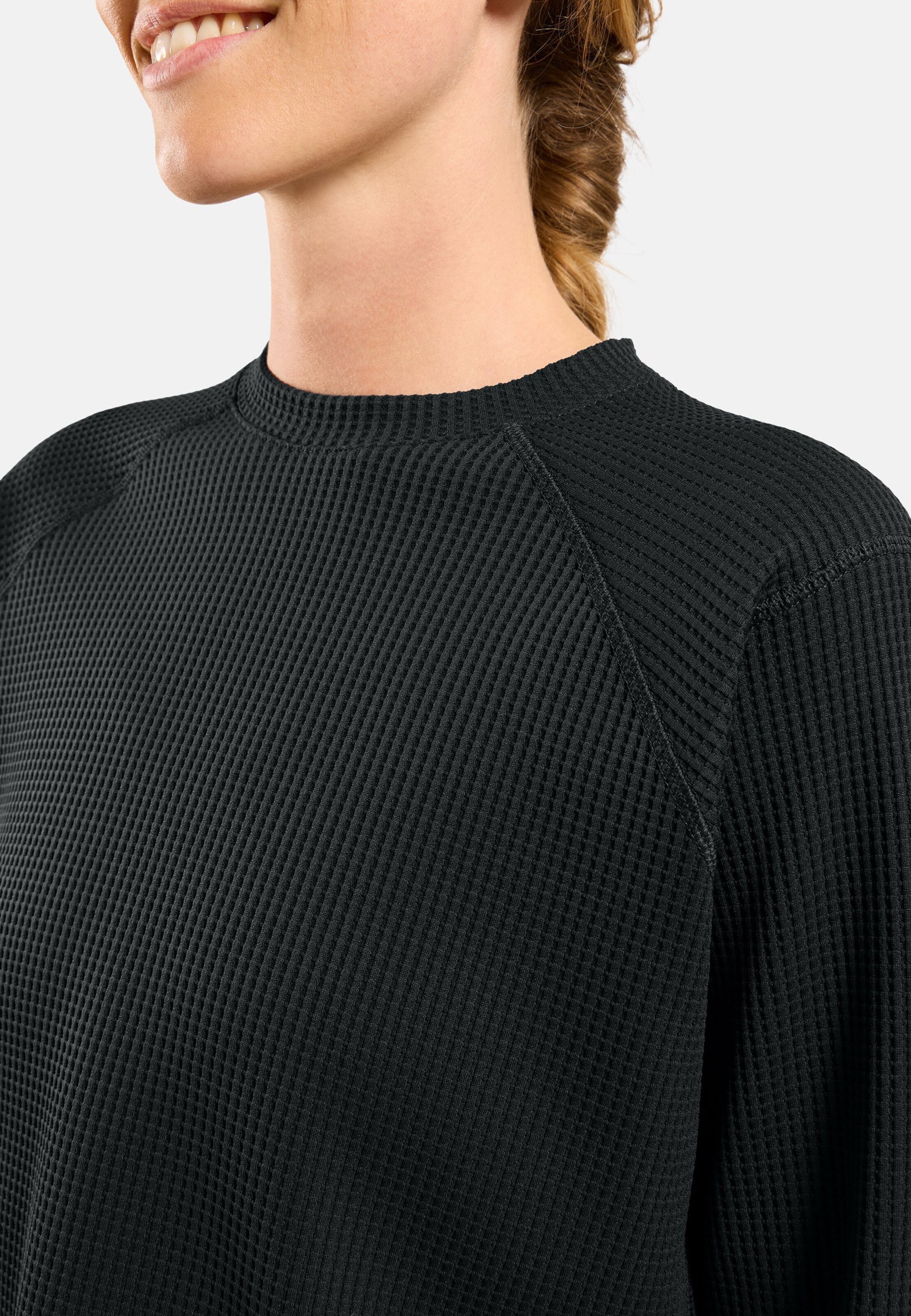 Cubic Multisport Mid Layer mit Rundhalsausschnitt in black