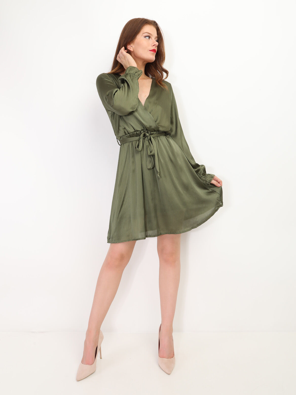 Robe cache-coeur satinée à ceinture- Kaki