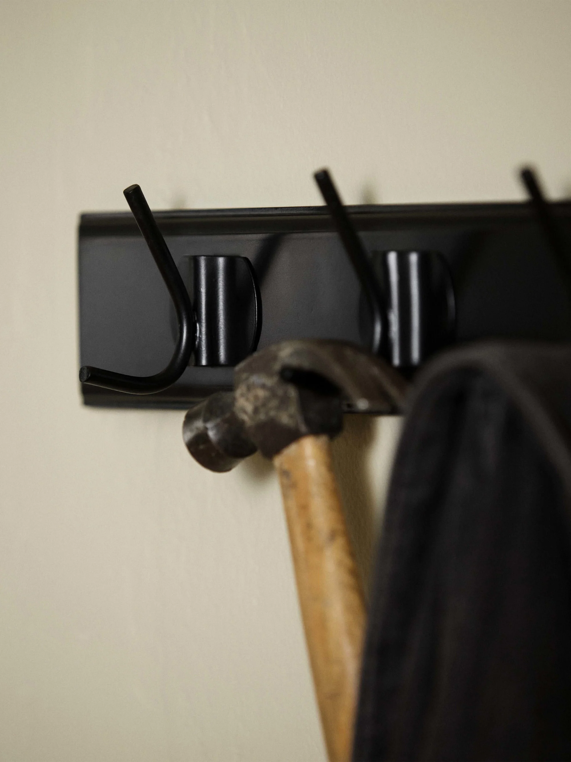 Handgemaakte houten XL wandrek Edgy