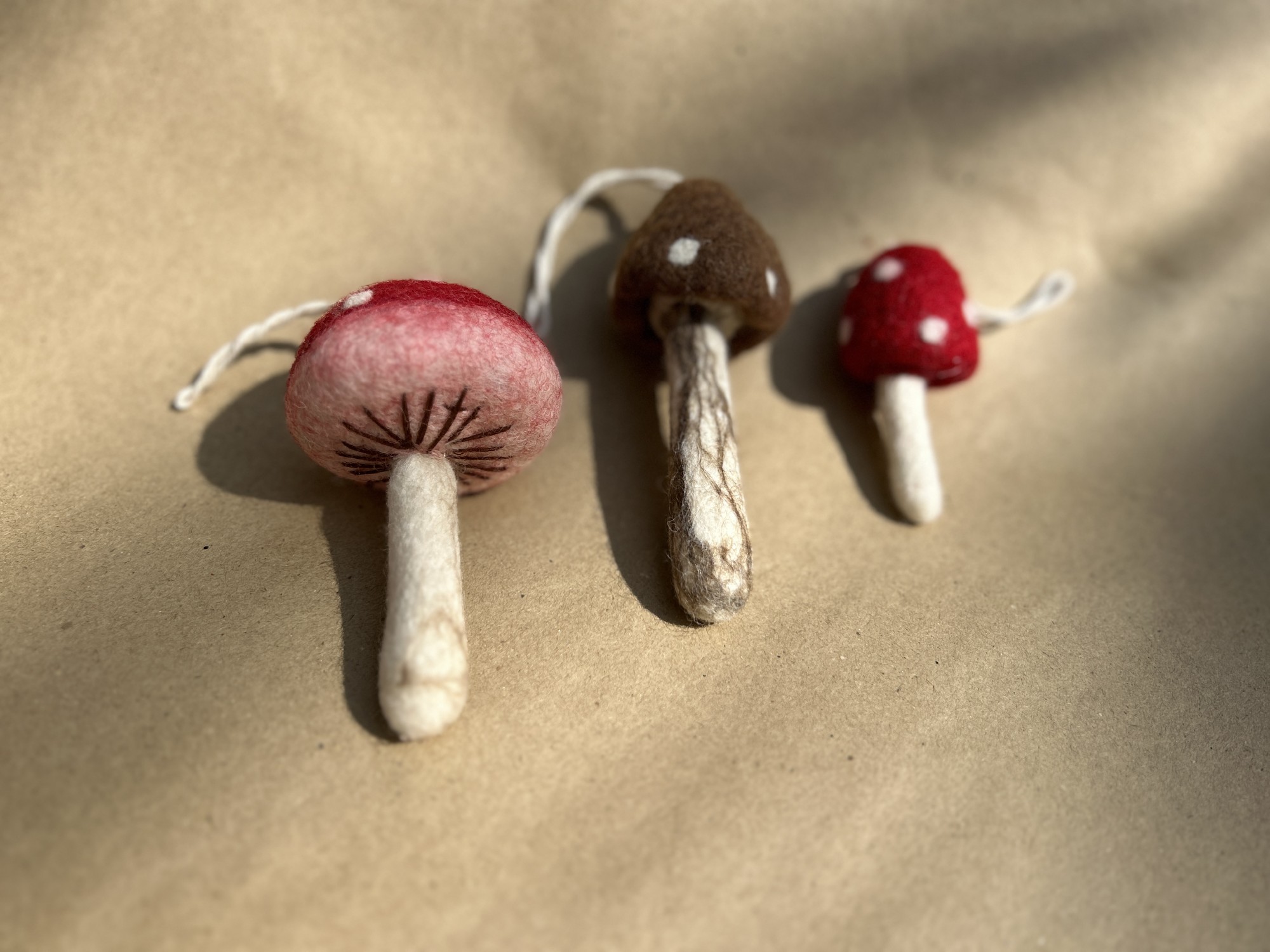 Anhänger 'Fliegenpilz' aus Filz, H 9 cm, Ø 4 cm günstig bestellen