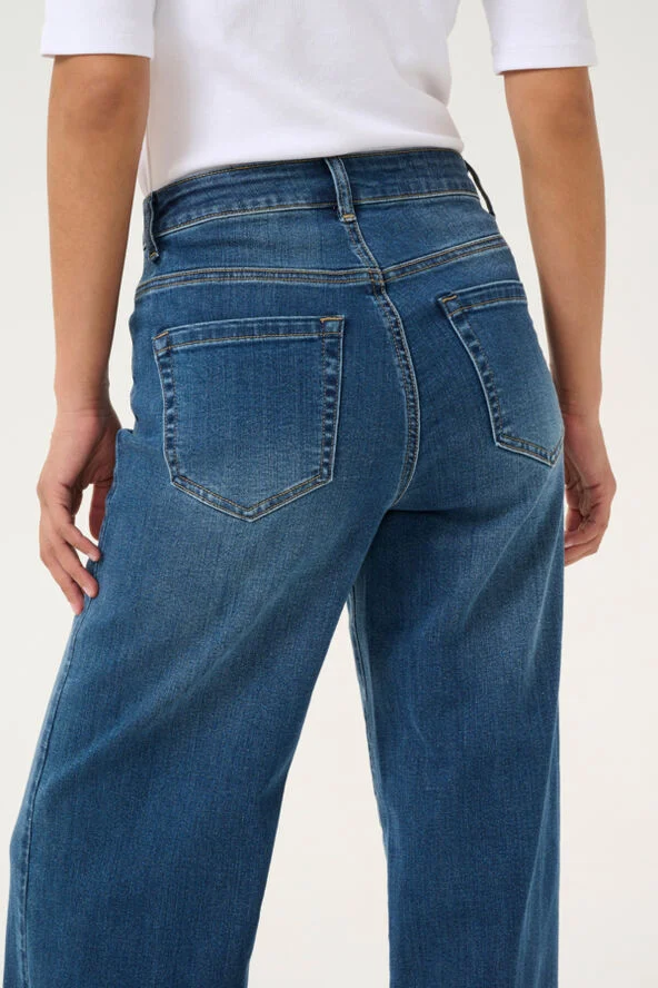 Kaffe KAkarla HW Flared Jeans Medium blue washed denim