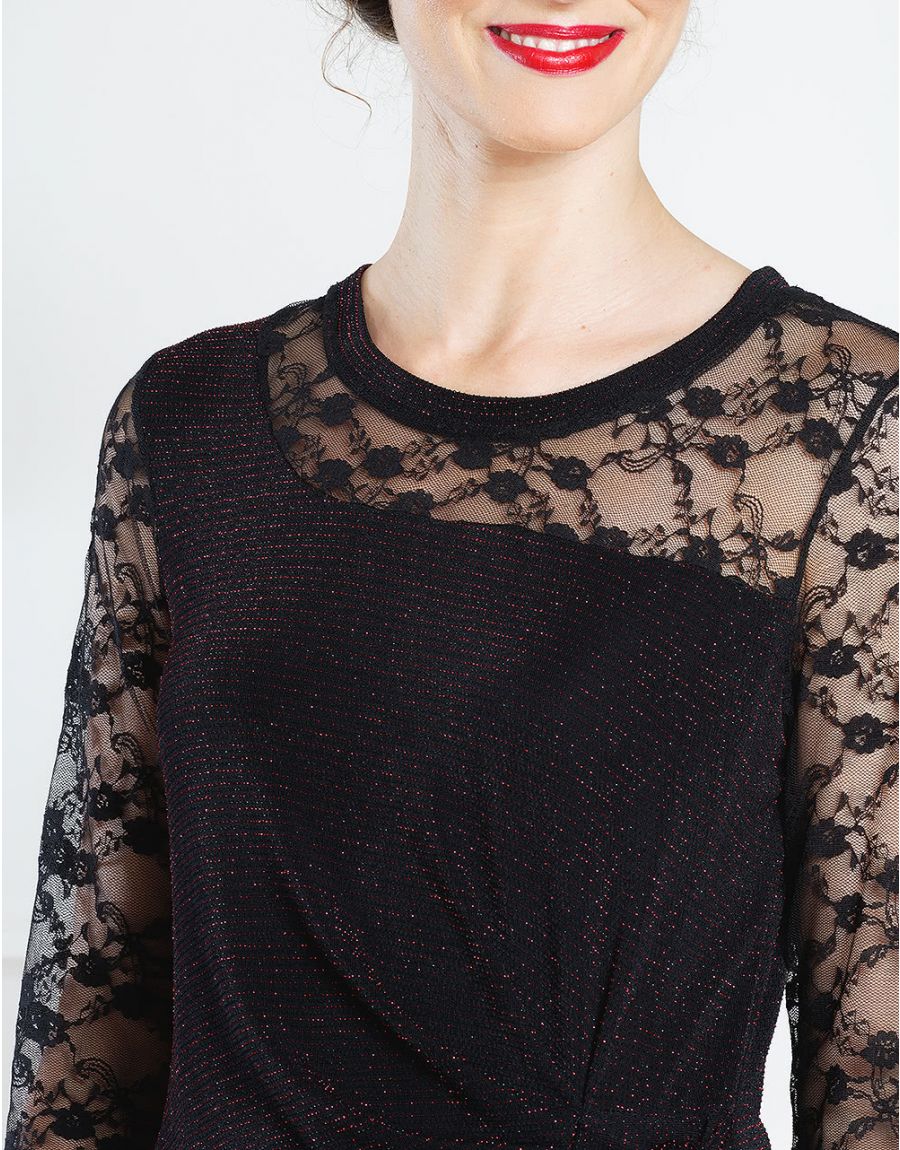 Top chic noir dentelle