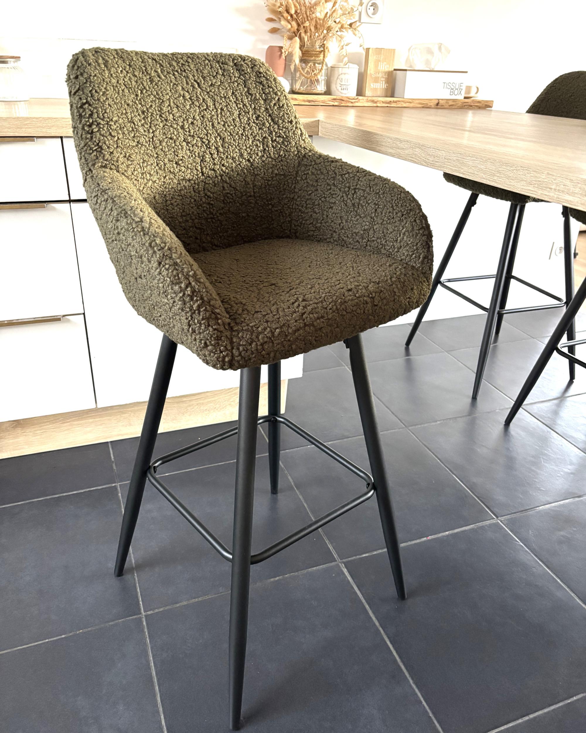 Set van 2 barstoelen CASMALIA Bouclé Donkergroen