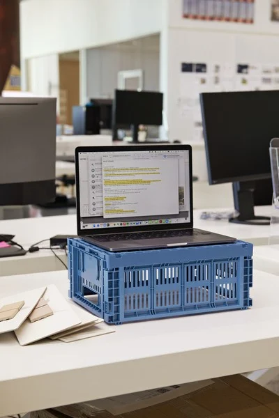 HAY - Colour Crate M - Electric Blue
