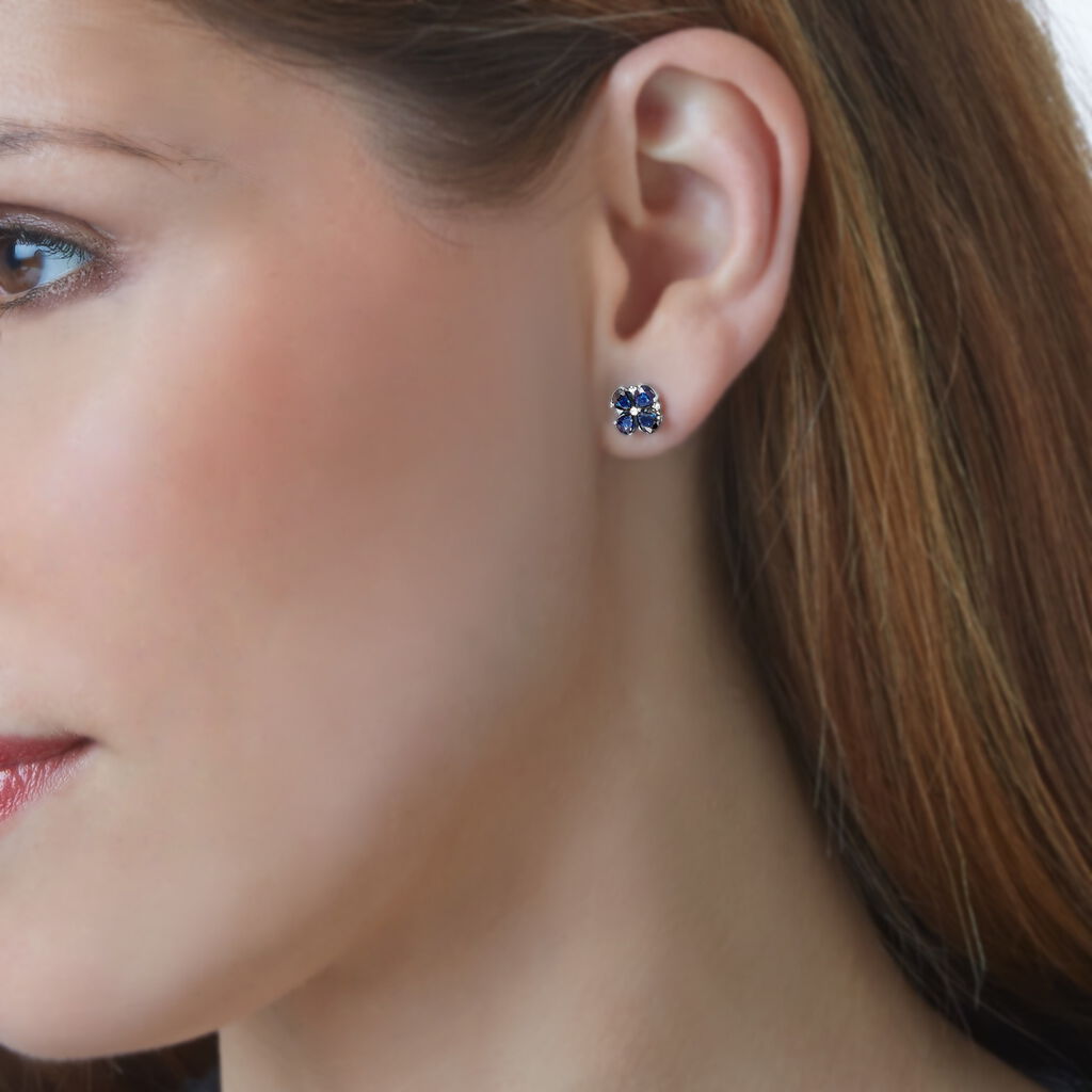 Boucles D'oreilles Puces Or Blanc Saphir Et Diamant