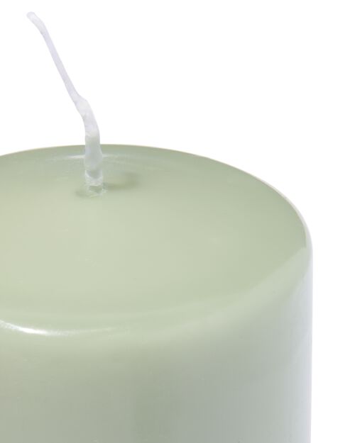 bougie brute 7 x 8 cm striée vert clair