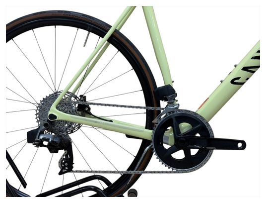 Produit reconditionné . Canyon Endurance CF SL 7 eTap Sram Rival AXS 2022 . Vélo de Route . Canyon . très bon état
