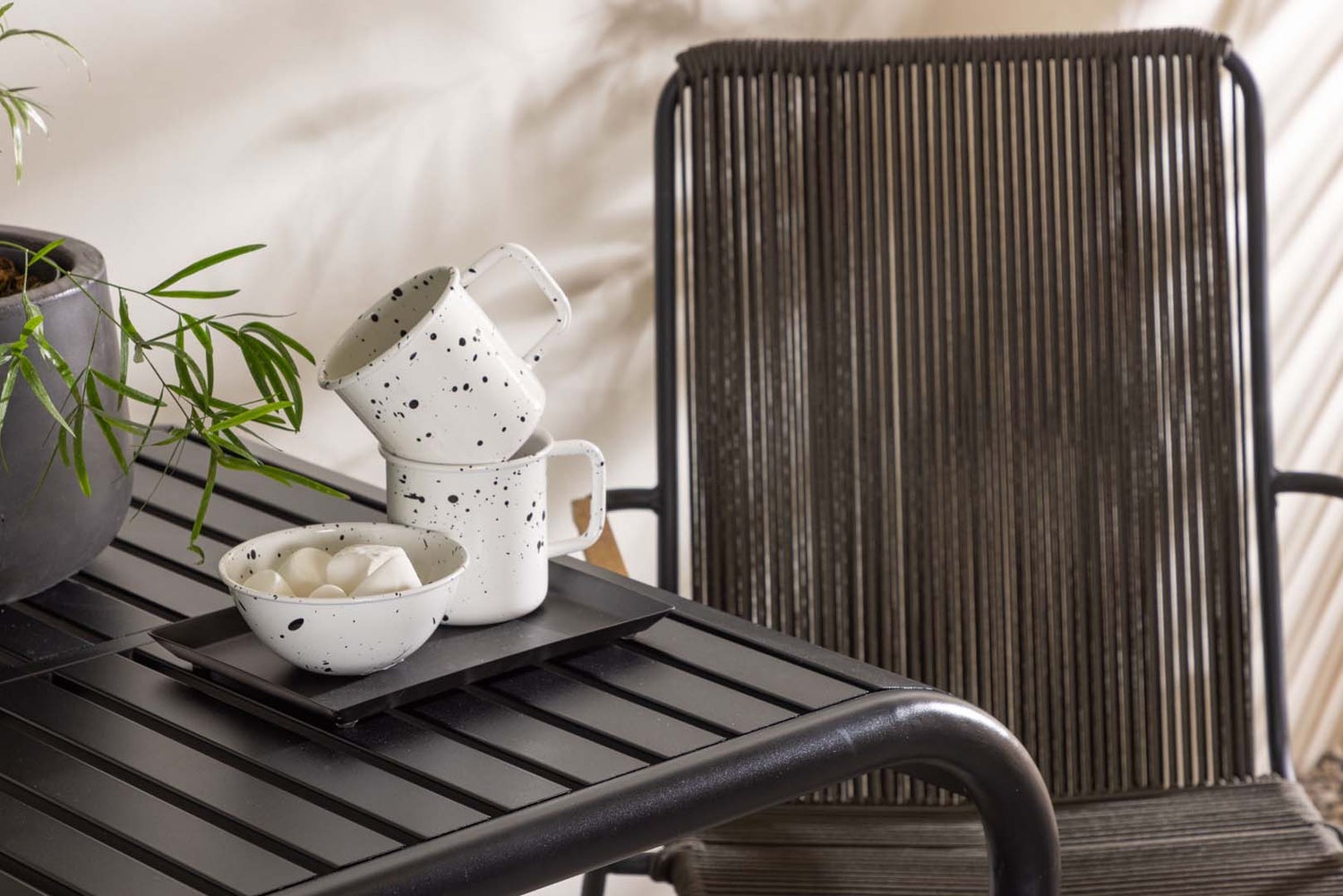 Borneo tuinset: tafel, 2 stoelen, zwart. 70 x 70 x 75 cm