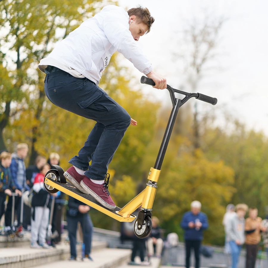HOMCOM Stuntscooter mit dem 360° drehbaren Lenker gold