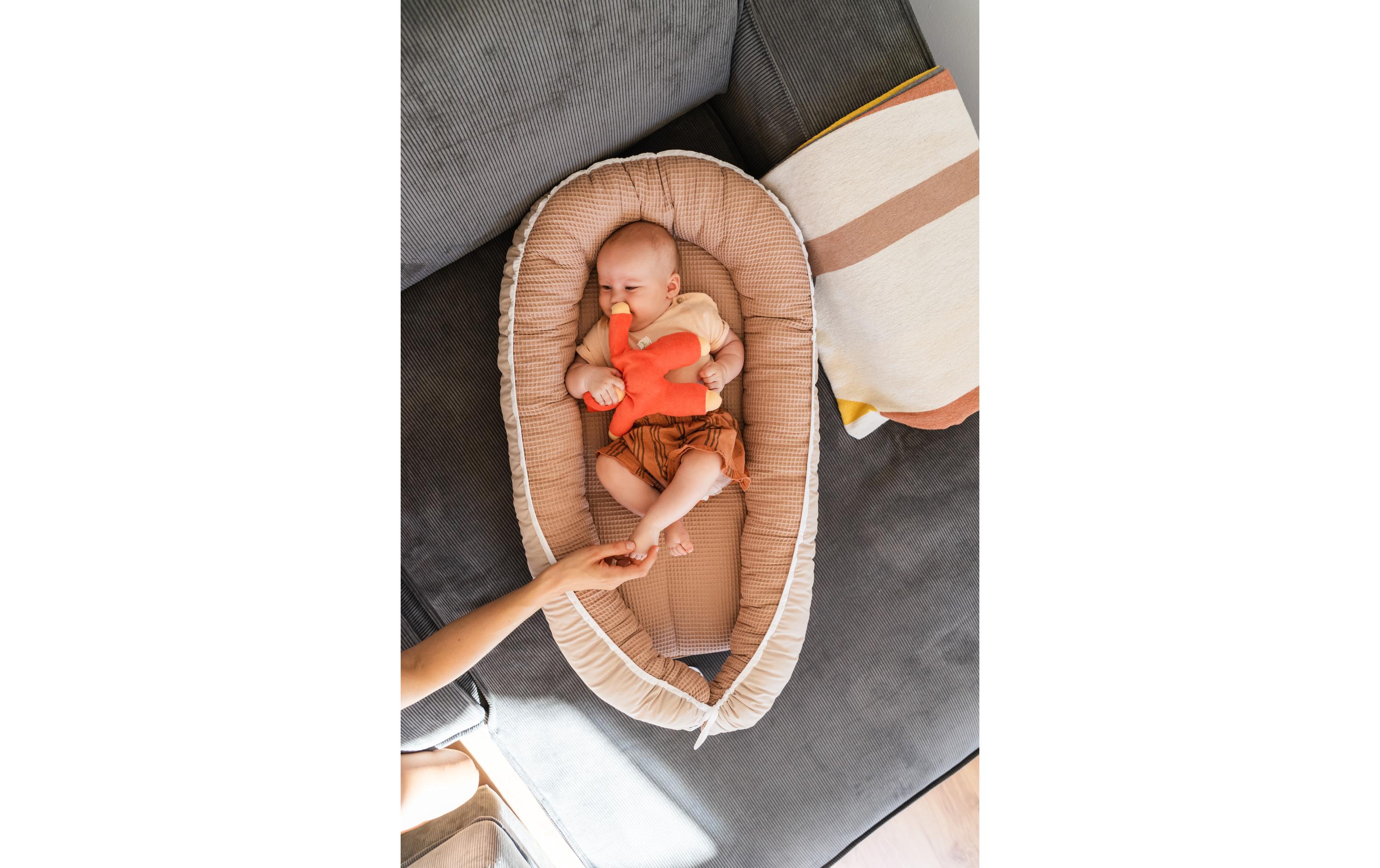 Babynest Waffel Uni Sand 55 x 95 cmKuschelnest für Babys