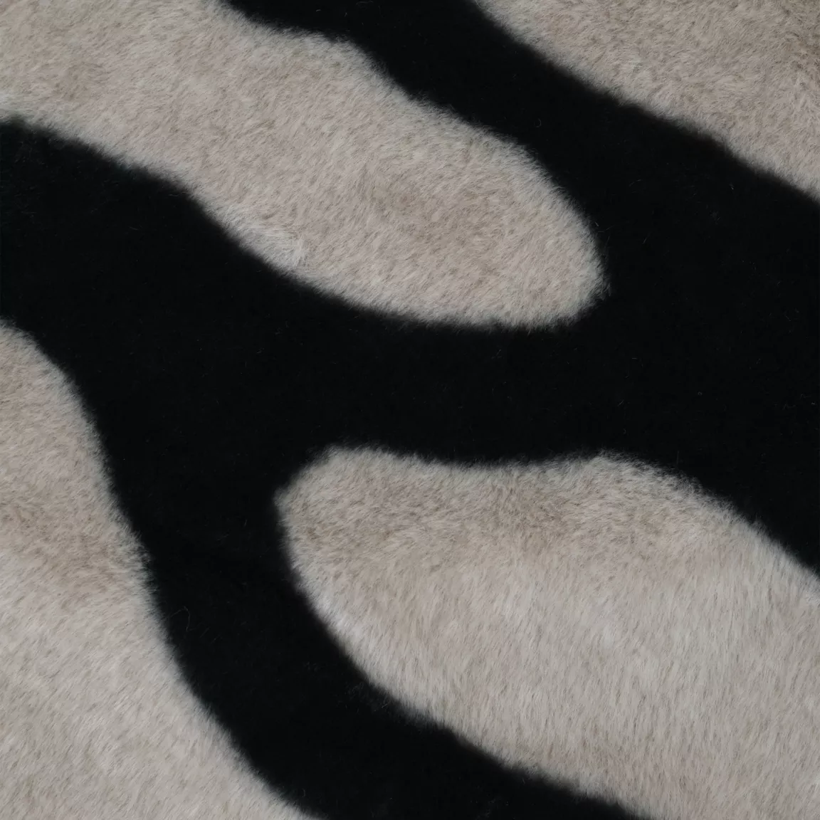 Plaid fausse fourrure zèbre (130 x 160 cm) Fauves Taupe