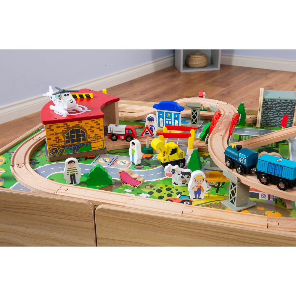 Squirrel Play 100-teiliges Holzeisenbahnset & Tisch
