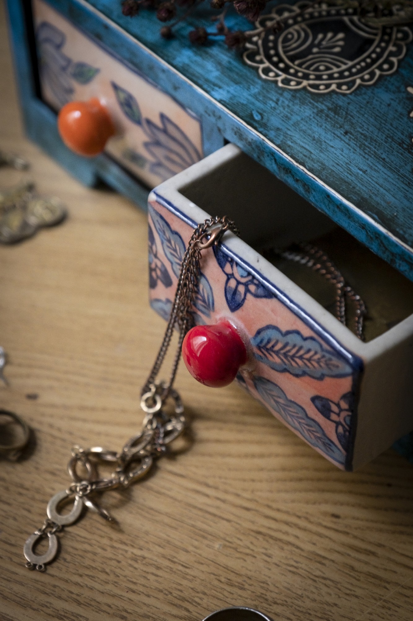 Schubladentruhe mit 2 Schubladen, blau, L 11 cm, B 23,5 cm, H 10 cm von fischer's lagerhaus