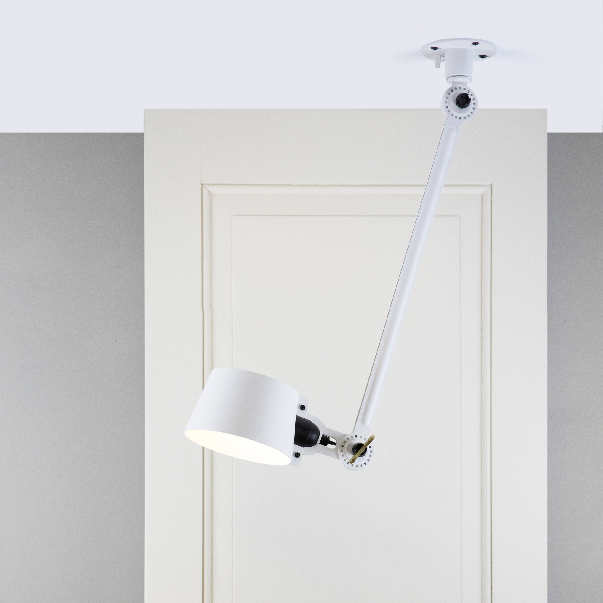 Plafondlamp Bolt 1 arm sidefit install striking orange