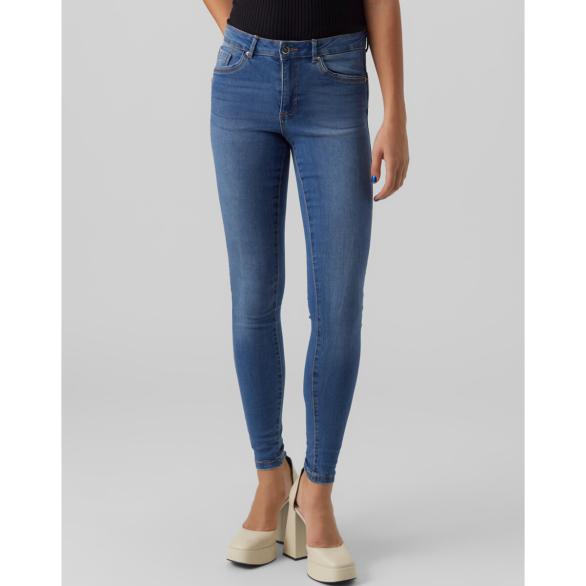 VERO MODA<br>Calça Jeans Slim Shape