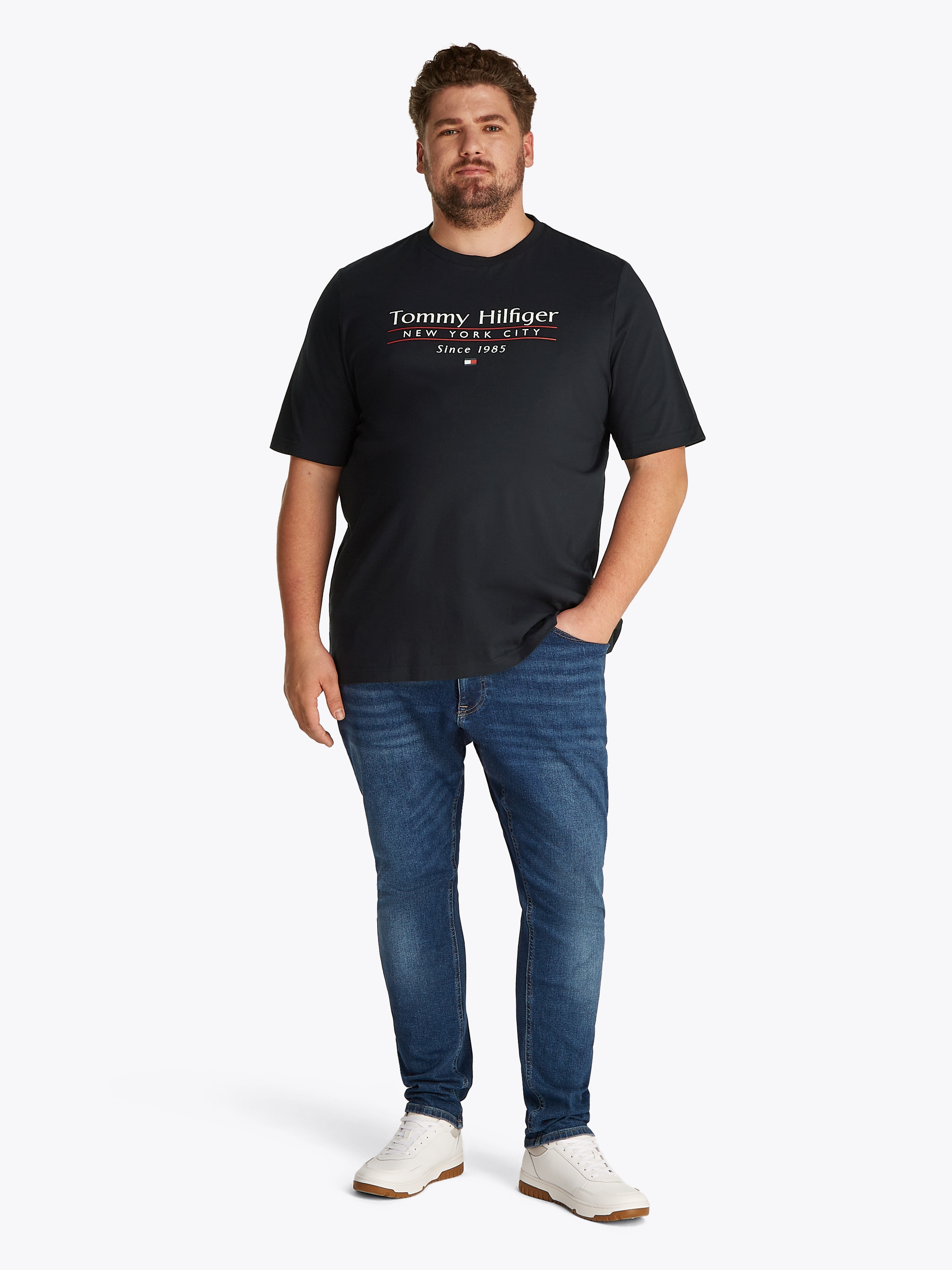 Tommy Hilfiger Big & Tall T-Shirt »BT-HILFIGER CENTER STACK TEE-B«, Grosse Grössen, mit mehrfarbigen Print
