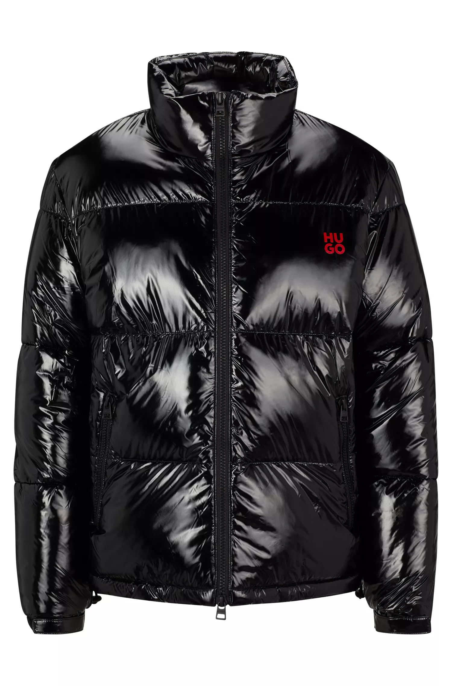 Jaqueta puffer HUGO vermelha, laqueada e repelente à água, com logotipos sobrepostos.
