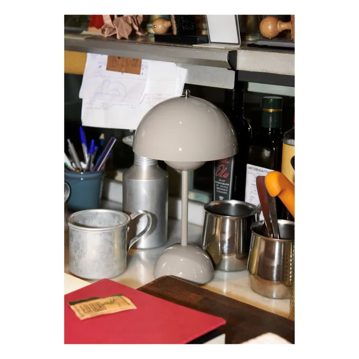 & Tradition Lampe à poser portative Flowerpot VP9, Verner Panton | Gris